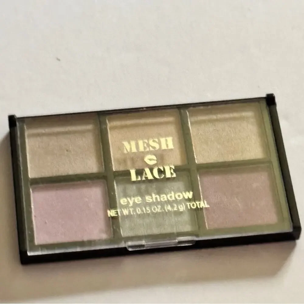 Mesh & Lace  Eyeshadow Makeup Palette  New in Package